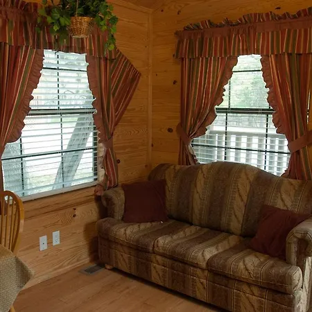 Medina Lake Camping Resort Cabin 3-2